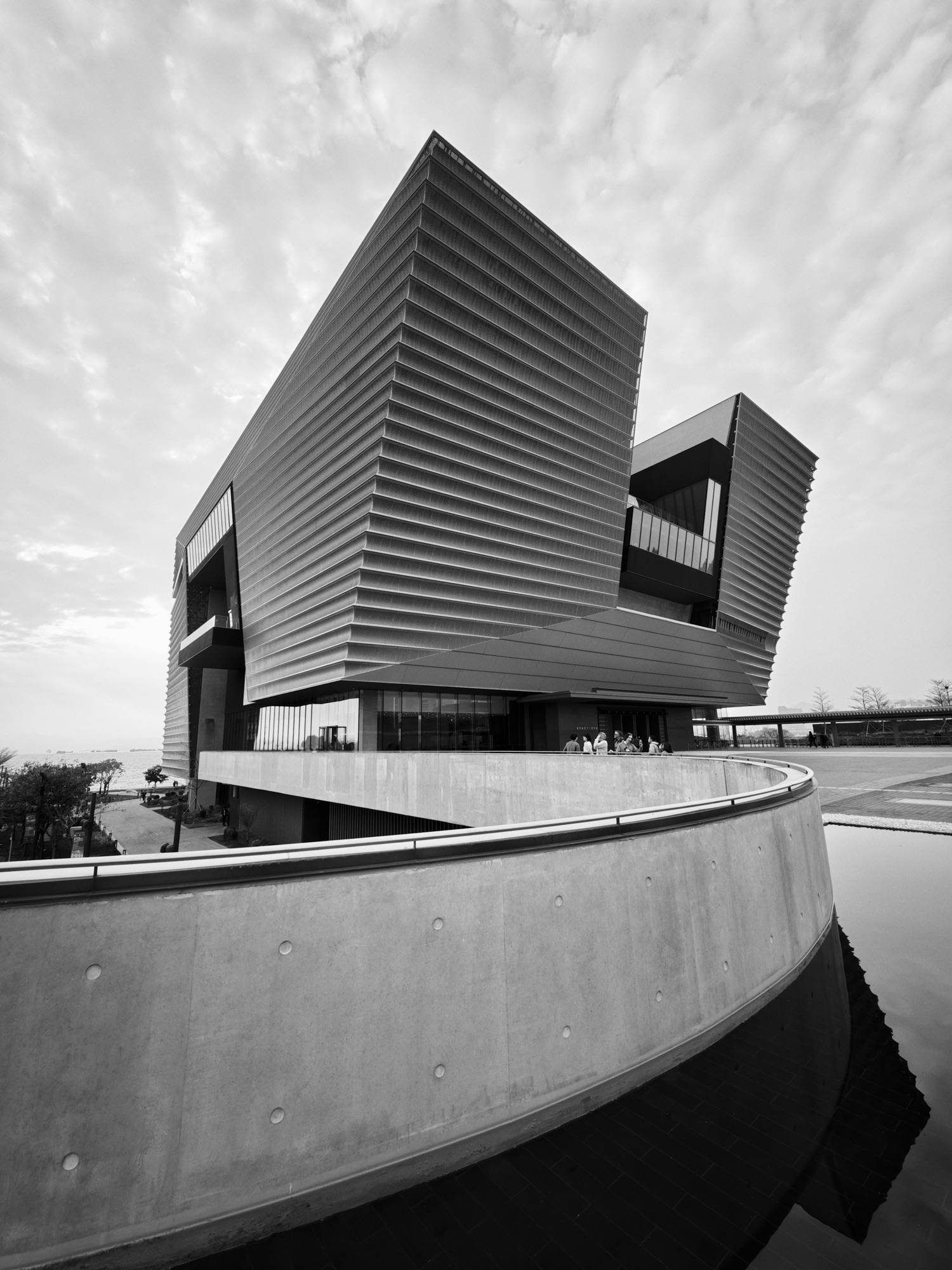 黑白建築線條